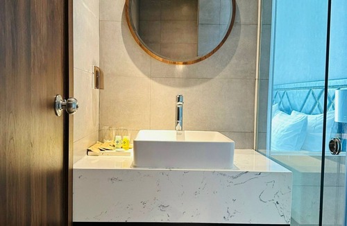 Cam Ranh House | The Western Seaview Cam Ranh Condotel