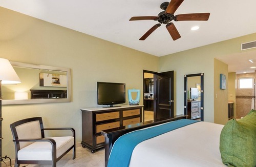Playa Mujeres Hotel | This One Bedroom Suite will infuse your stay with luxuriant atmosphere