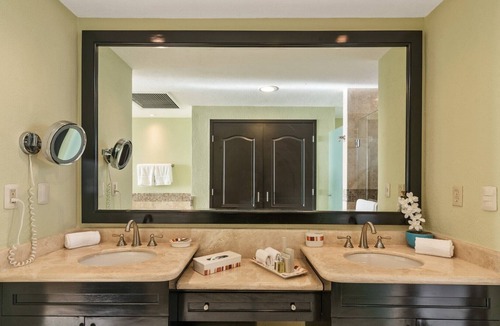 Playa Mujeres Hotel | This One Bedroom Suite will infuse your stay with luxuriant atmosphere