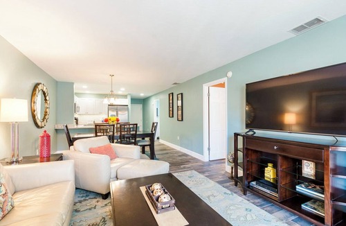 Siesta Key Condo | This third floor 2 bedroom 2 bathroom condominium is located on the Bayside