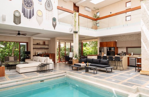 Zama Villa | ¡TIKAL! Luxury 4BR Private Pool & Gym, 24/7 Security