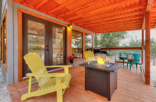 Hondo Cabin | Tiny Farmhouse Getaway
