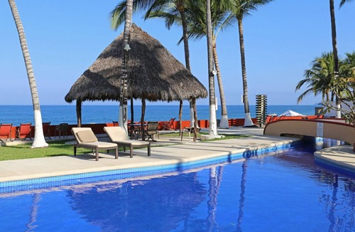 North End Villa | Tocayo Playa, 1bd · Enjoy Beach & Surf steps from Modern 1BR, sleeps 4