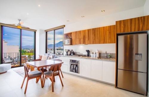Diaz Ordaz Condo | Top-Floor 2BR w/Skyline Views, Pool & Gym