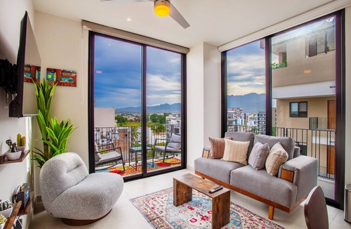 Diaz Ordaz Condo | Top-Floor 2BR w/Skyline Views, Pool & Gym