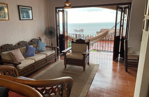 Proyecto escola Condo | Traditional Downtown Home - Amazing View