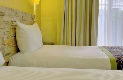 Juarez Hotel | Traditional-Style Room Close to Shops & Restaurants – Walk Everywhere