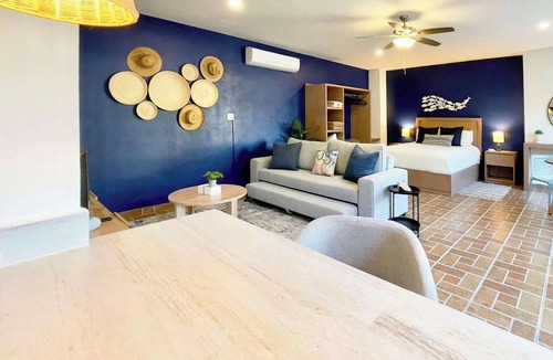 El Centenario Apartment | Tranquil Studio, Steps to the Beach + Parking