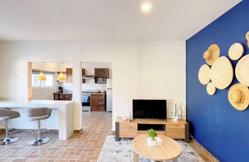 El Centenario Apartment | Tranquil Studio, Steps to the Beach + Parking