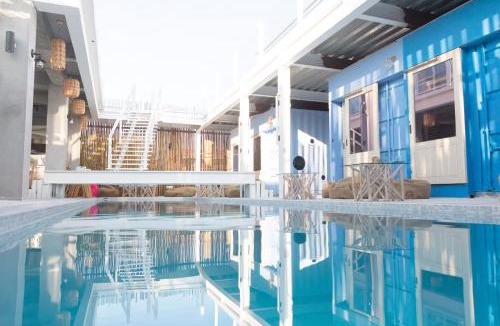 Xiaoliuqiu Hostel | Travel Light Bubble Diving Center