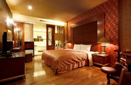 Fengshan District Hotel | Treasure Island Motel - Fengshan