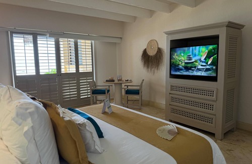 Barra Vieja Hotel | Tres Vidas Acapulco Suites