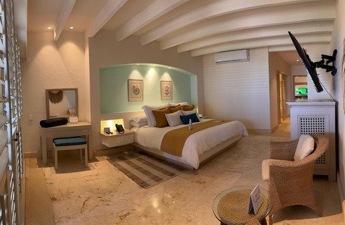 Barra Vieja Hotel | Tres Vidas Acapulco Suites