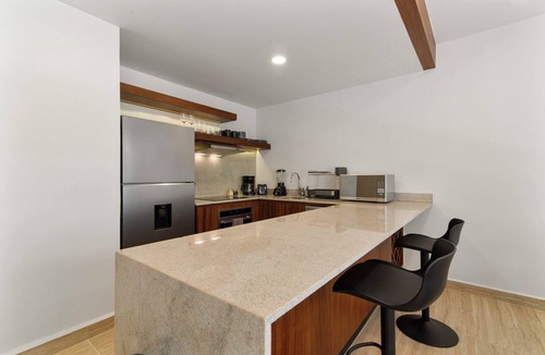 Playa Paraiso Apartment | Tropical 2 Bedroom | Private Balcony & Rooftop | Casago