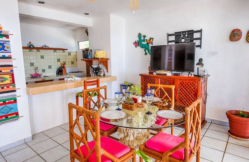 Akumal Condo | Tropical beachfront condo! AC, swimming pool!