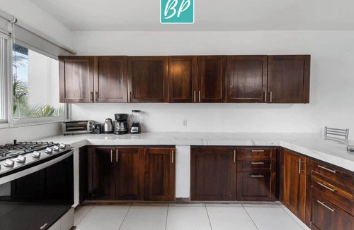 La Cruz de Huanacaxtle Villa | Tropical Villa w/Backyard + Beach Club Access