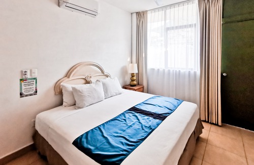 Emiliano Zapata Hotel | Tropicus 16 Romantic Zone Suite Room with Balcony
