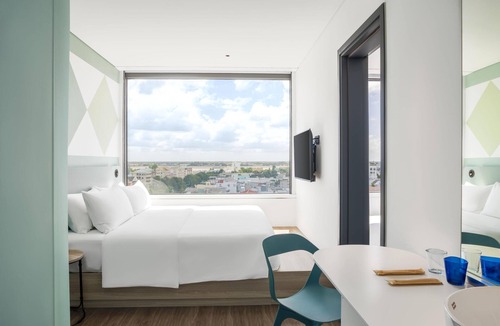 Ninh Kieu Hotel | Tru by Hilton Can Tho Cai Khe