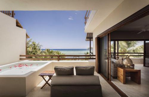 Soliman Bay Villa | Twin Crowns Royal Suite