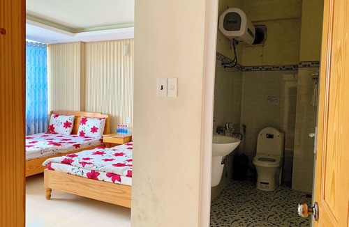 Phuong Hotel | Twin Room 302 Charming hotel in pleasant Đà Lạt with WiFi
