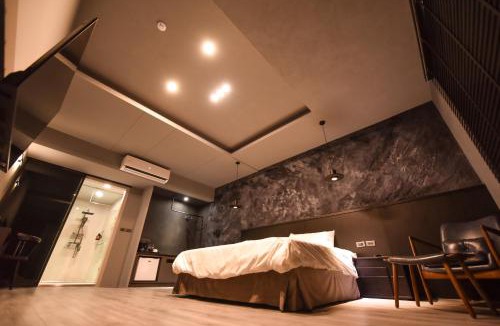East District Hotel | Two Couples Leisure Art Motel