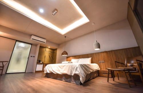 East District Hotel | Two Couples Leisure Art Motel