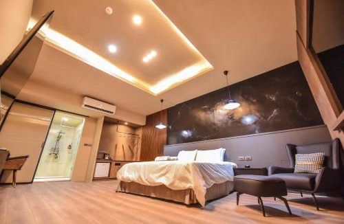East District Hotel | Two Couples Leisure Art Motel