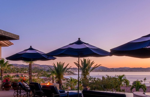 Palmilla Villa | Two-Villa Compound Sleeps 22 — Chef, Butler & Steps to Swimmable Beach