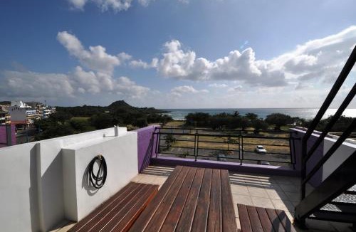 Big Beach House | Tz Shin Resort Hostel