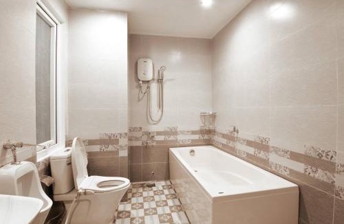 District 5 Hotel | Tzonehostel