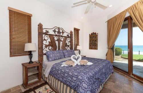 Sandy Beach Villa | Unparalleled Luxury Beachfront House on the Water