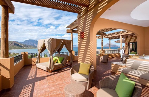 Loreto Villa | Unwind in Paradise: Luxurious Beachfront Villa in Loreto’s Danzante Bay