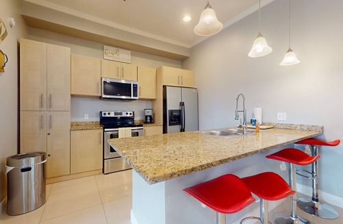 South Padre Island Condo | Updated condo with pool & hot tub - close to the water park