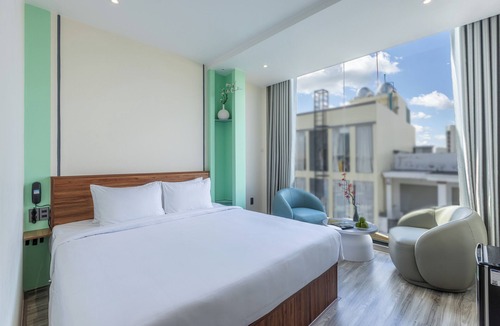 Ninh Kieu Hotel | V'Luna Hotel Can Tho