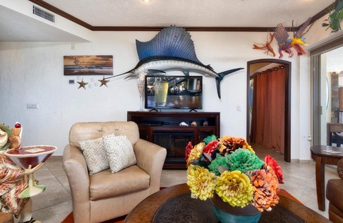 Bella Vista House | Vacationer's Dream Getaway Ocean Front Condo
