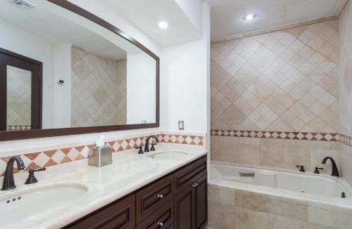 Bella Vista House | Vacationer's Dream Getaway Ocean Front Condo