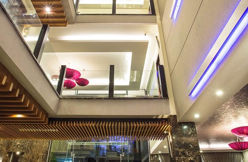 District 5 Hotel | VALENTINE HOTEL
