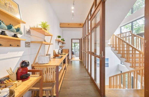 Cam Chau House | Vesta Gallery Villa above bookstore