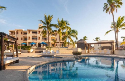 Campo de Golf Fonatur Apartment | Vibrant Suite Steps to Punta Sur Golf Course