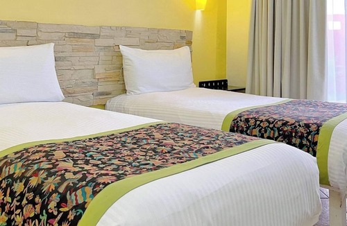 Downtown Cabo San Lucas Hotel | Vibrant Room Perfect for Romantic Beach Getaway – Close to Marina