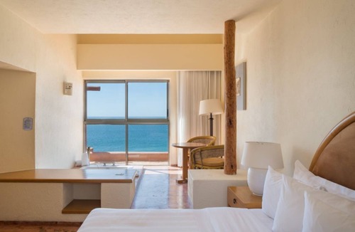 San Jose del Cabo Hotel | Vibrant Studio Stay Near the Best of Cabo