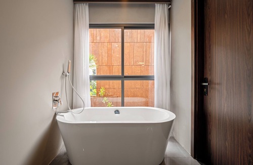 Ngu Hanh Son House | Vidanang Luxury Villa - 6 Bedrooms - Pool - Sauna - Karaoke