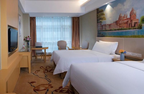 Qiongshan Hotel | Vienna Hotel(HaiKou High Speed Railway East Station)