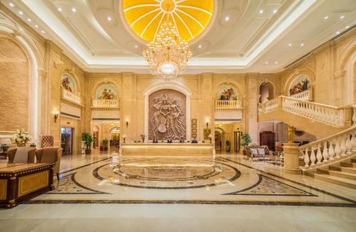 Xingbin District Hotel | Vienna Hotel (Laibin North Station)