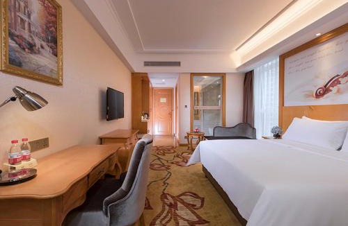 Xingbin District Hotel | Vienna Hotel (Laibin North Station)