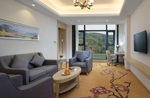 Jinghong Hotel | Vienna Hotels(JingHong BinJiang JunJuan)