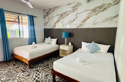Chetumal Hotel | Viewpoint house near the Cenote Azul and the lagoon