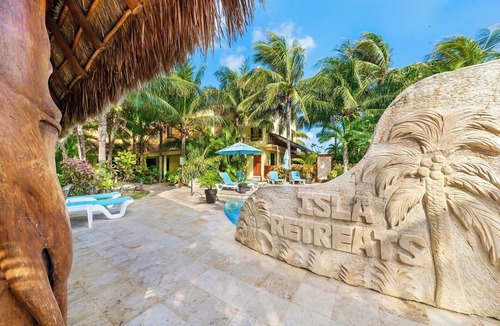 Colonia Salina Chica Apartment | Villa #2 - Isla Retreats | Tropical Gardens + Pool
