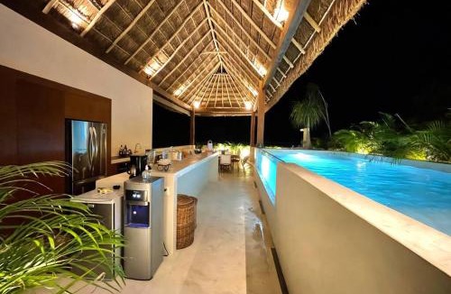 La Veleta Villa | Villa 240m2 - 16 persons - 6 rooms - 2 swimming Pool - 3 Jacuzzis