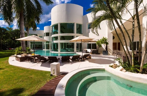 Playacar Villa | Villa Aqua Luxury 5 bdrm Villa in Playa del Carmen with Flex Group Accom (2-12 guests)